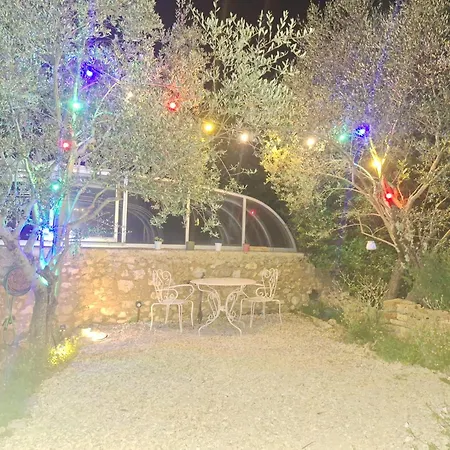 Le Campelier Avec Piscine Couverte Tatil Evi Saint-Julien-de-Peyrolas